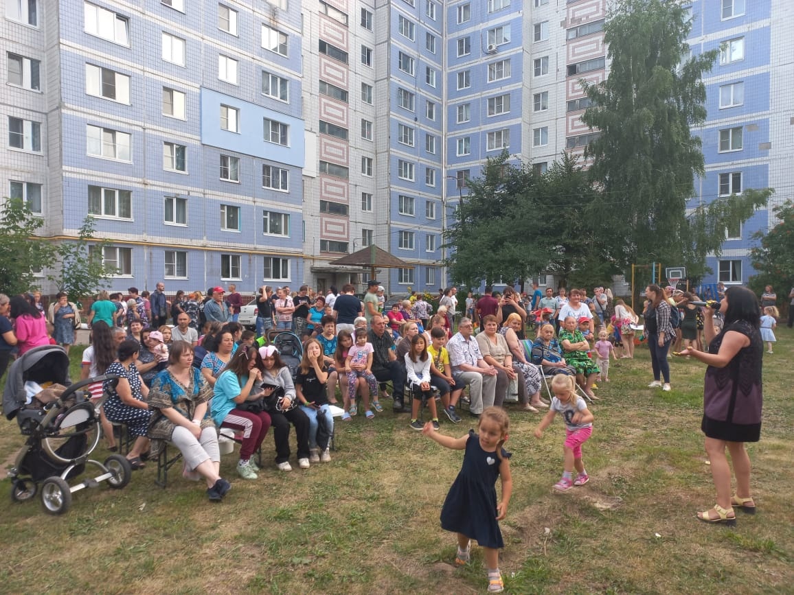 Праздники дворов